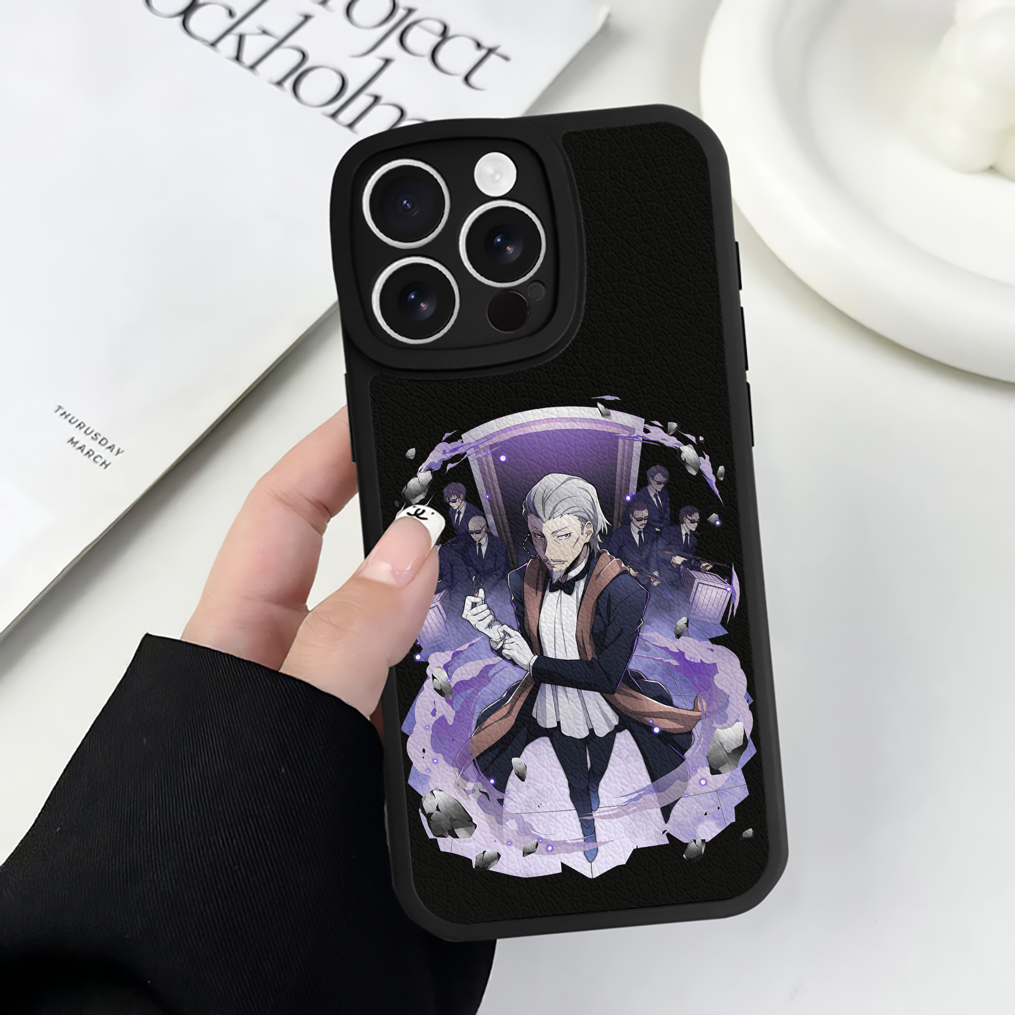 （画像用） 文豪ストレイドッグス Bungo Stray Dogs 【iPhone 16シリーズ対応】シリコンスマホケース（レザー調） 材質：シリコン